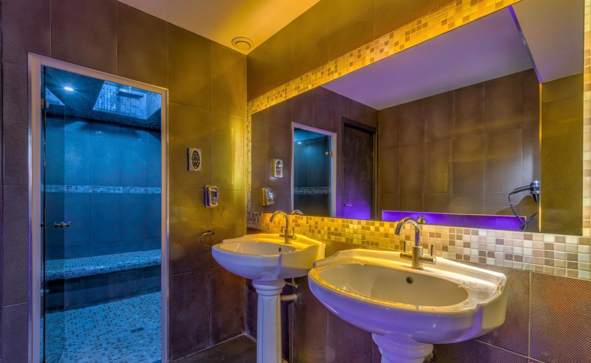 Love Room Evasion Duo Марсель Екстер'єр фото
